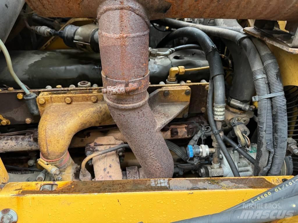 CAT D 6 M LGP ブルドーザー