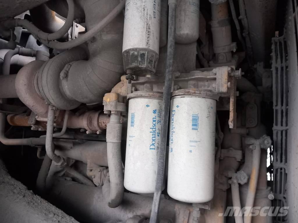 CAT 775 D リジットフレーム式ダンプトラック