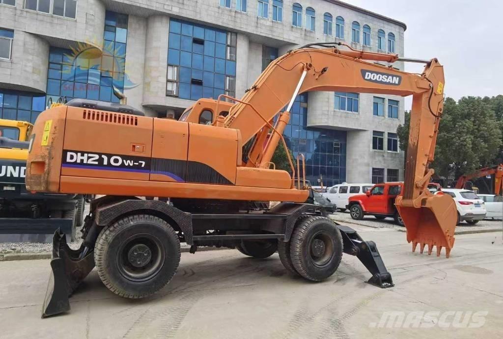 Doosan DH 210 W-7 ホイール式油圧ショベル（パワーショベル・ユンボ・バックホー）