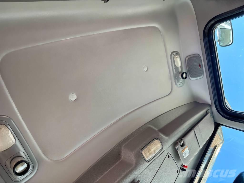 Peterbilt 389 中古トラクターヘッド | トレーラーヘッド