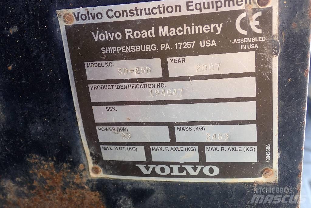 Volvo SD 25 D 振動ローラ