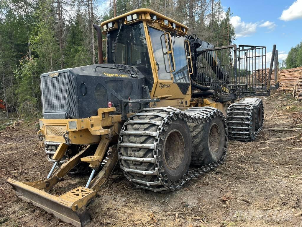 Tigercat 1085 フォワーダー