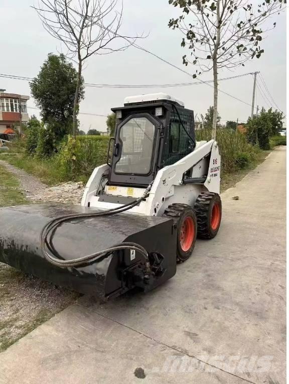 Bobcat S 16 スキッドステアローダー
