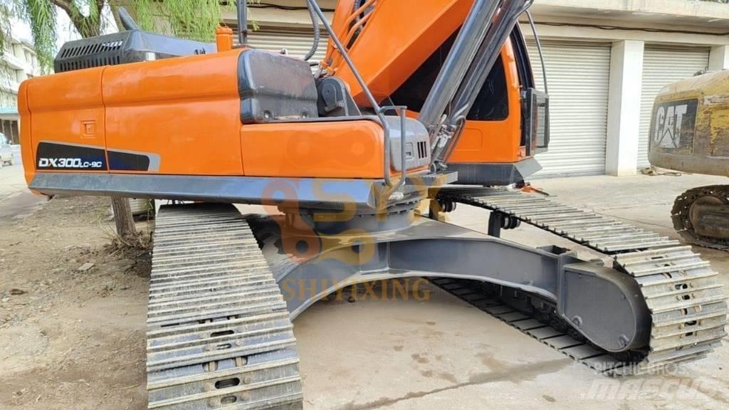 Doosan DX 300 大型油圧ショベル12t以上（パワーショベル・ユンボ）
