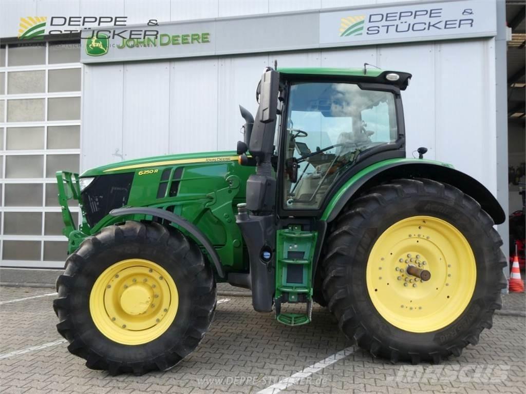 John Deere 6250R トラクター
