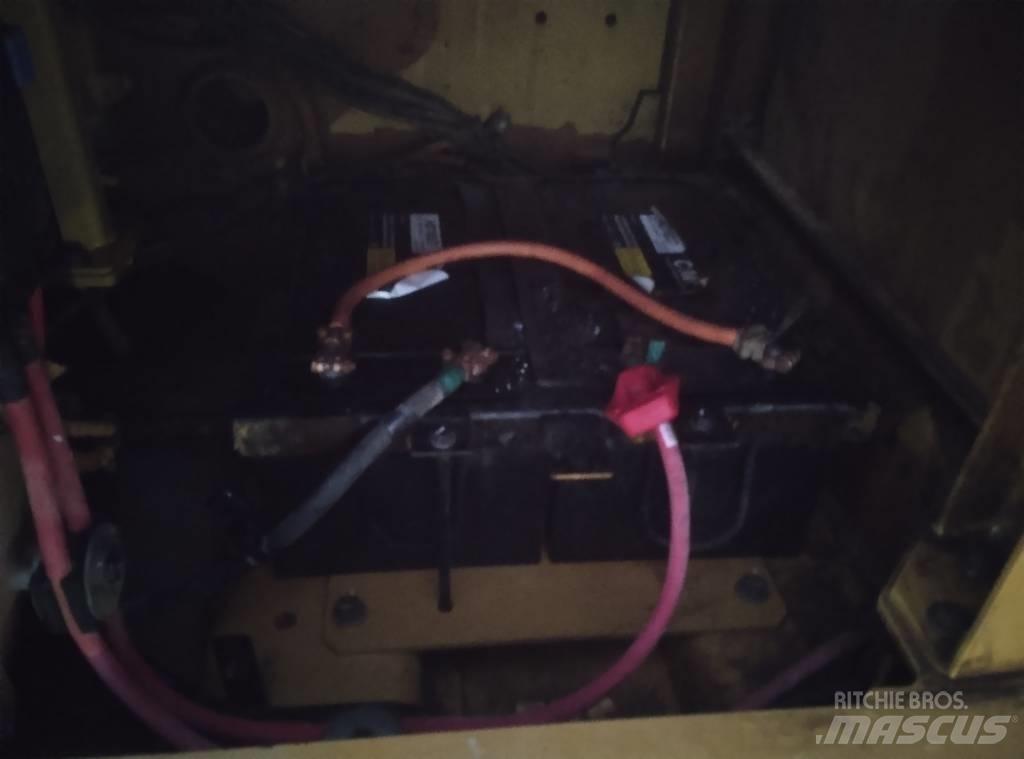 CAT 395 (Saudi Arabia) 大型油圧ショベル12t以上（パワーショベル・ユンボ）