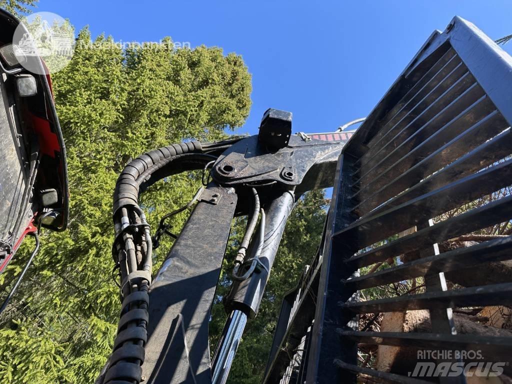Komatsu 845 フォワーダー