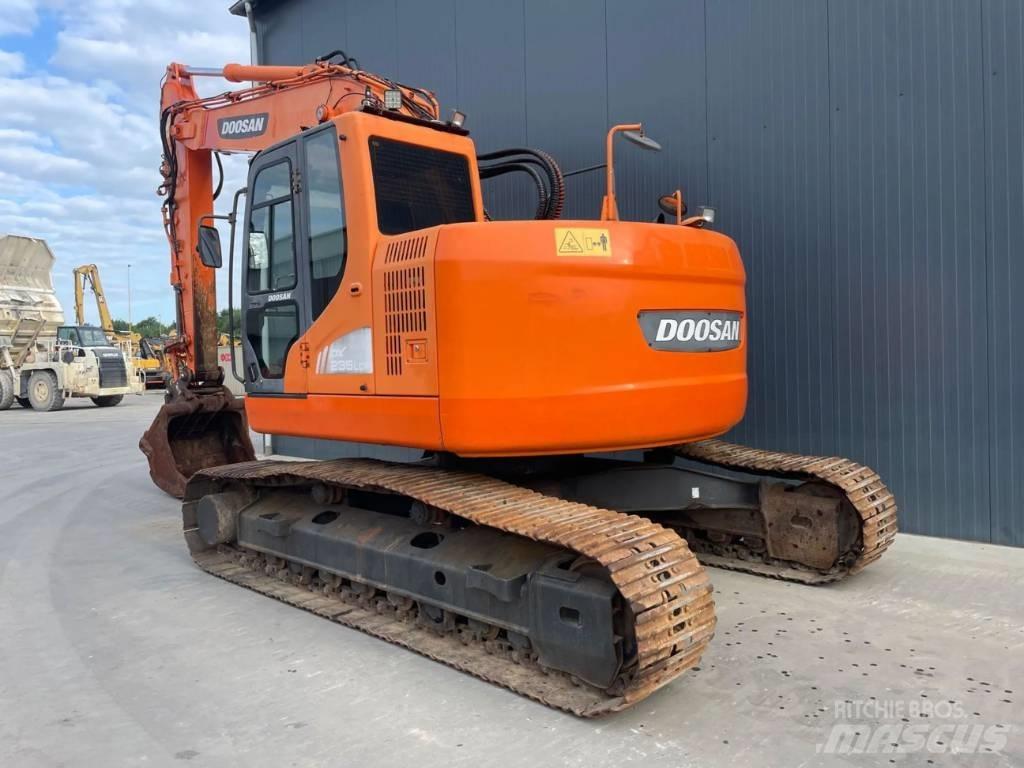 Doosan DX235LCR 大型油圧ショベル12t以上（パワーショベル・ユンボ）