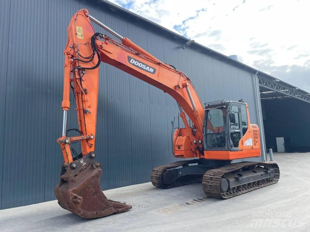 Doosan DX235LCR 大型油圧ショベル12t以上（パワーショベル・ユンボ）