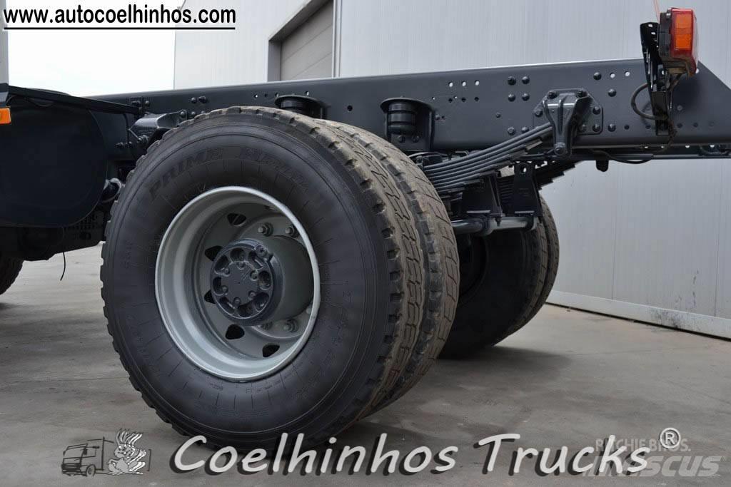 Volvo Fm 300  4x4 キャブ付きシャーシ