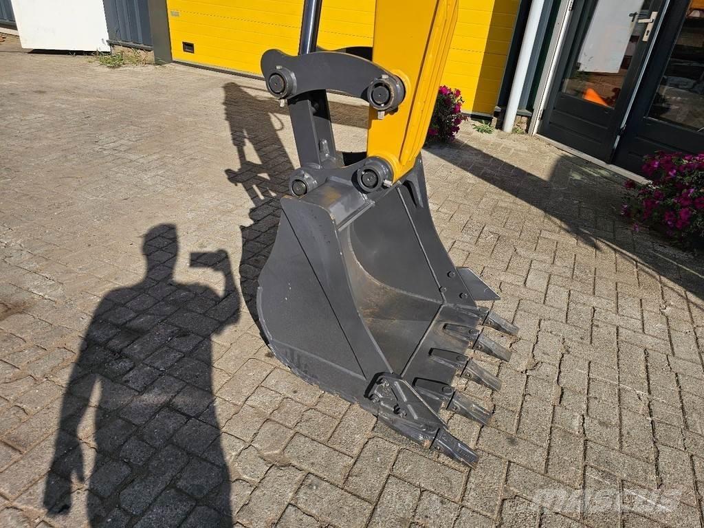 XCMG XE60GA ミニ油圧ショベル 7t以下（ミニユンボ・ミニディガー）