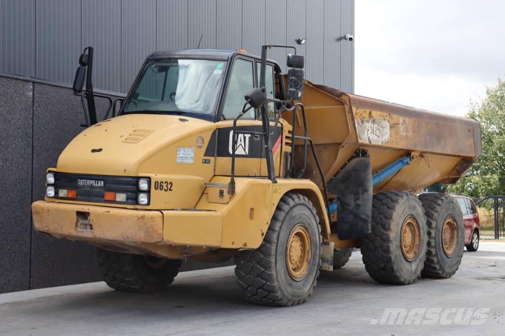 CAT 730 アーティキュレート式ダンプトラック