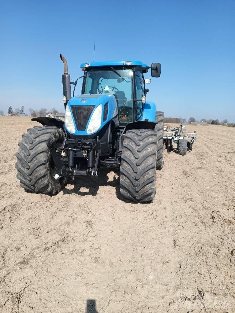 New Holland T 7060 トラクター