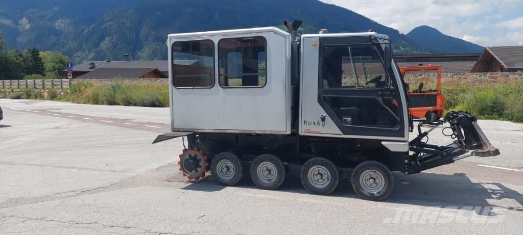 Prinoth Husky スノーグルーマー