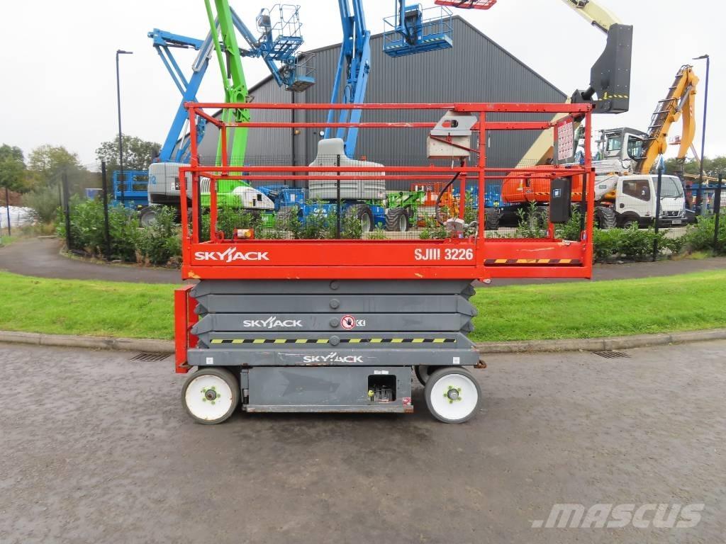 SkyJack SJ III 3226 シザースリフト