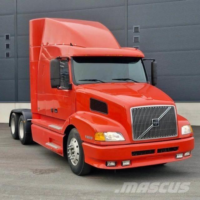 Volvo VNL-4 中古トラクターヘッド | トレーラーヘッド