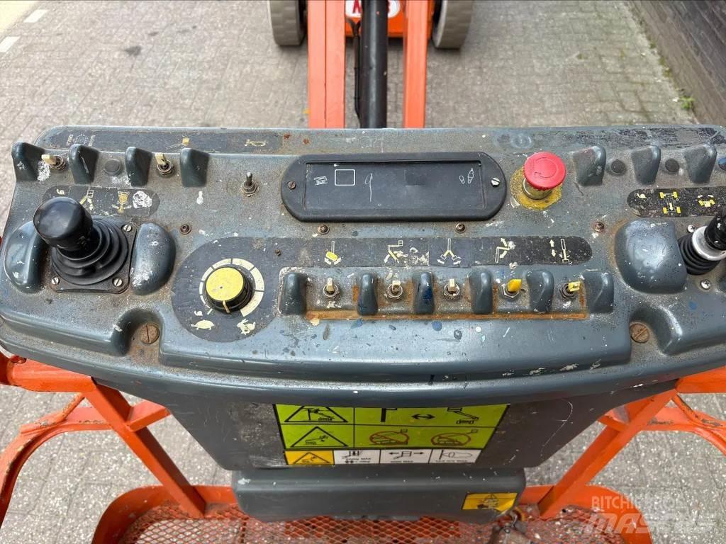 JLG E300AJP ブームリフト　屈伸型
