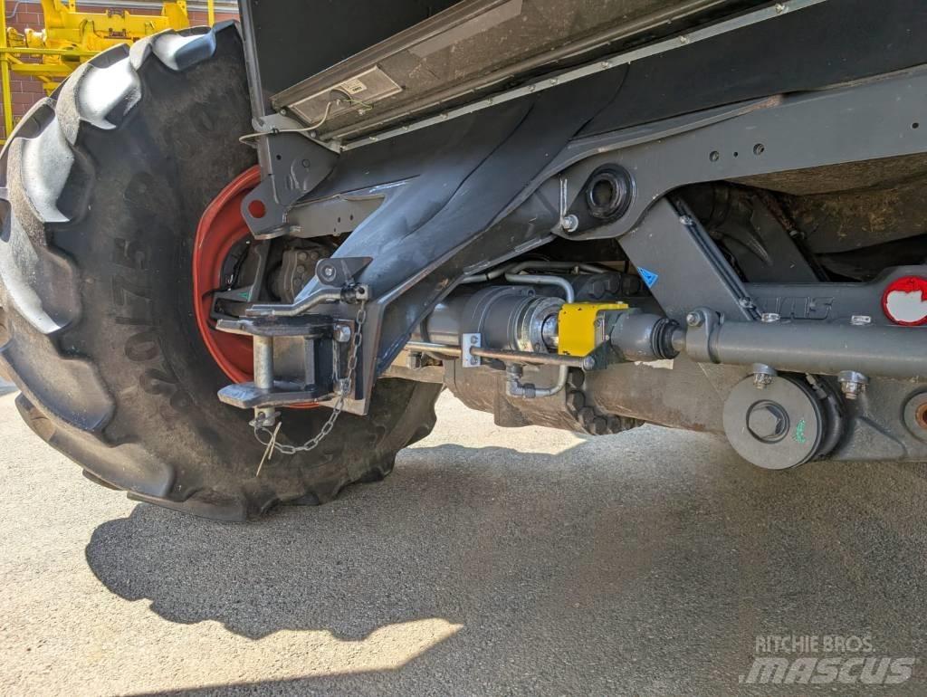 New Holland FR 650 自走式フォレージハーベスター