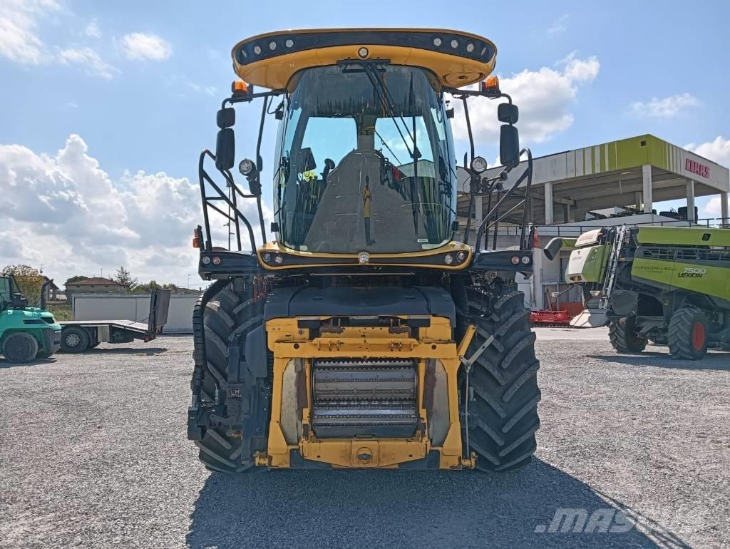 New Holland FR 650 自走式フォレージハーベスター