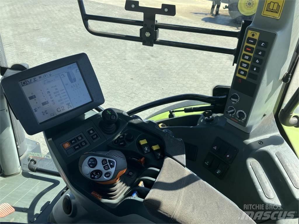 CLAAS Arion 640 トラクター