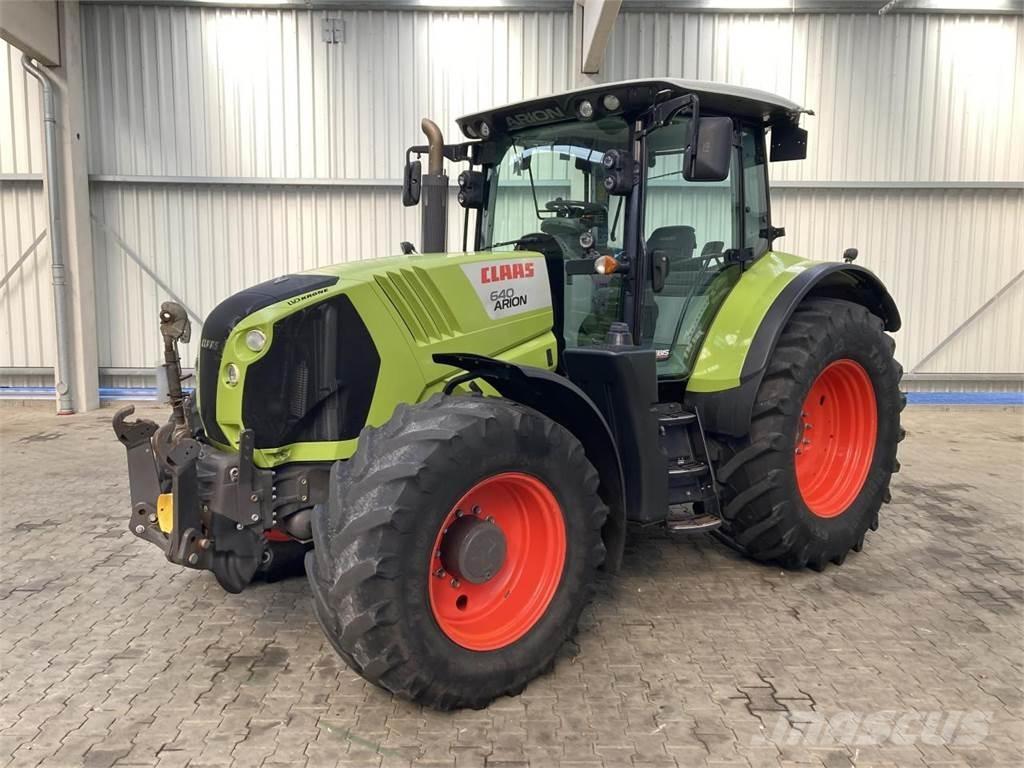 CLAAS Arion 640 トラクター