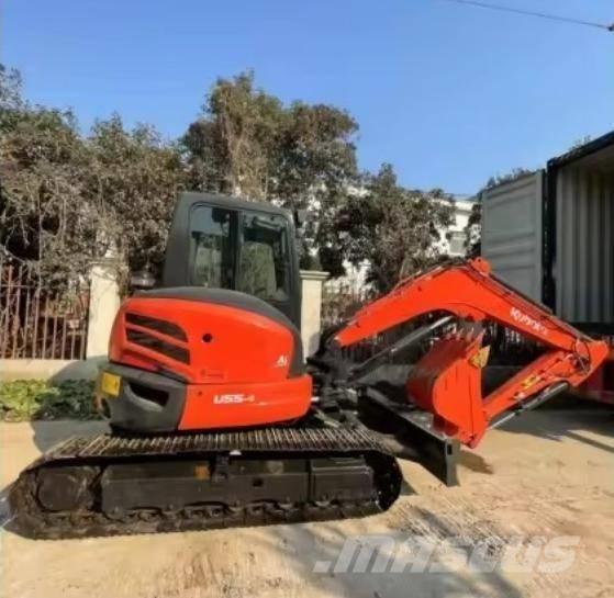 Kubota U 55-4 ミニ油圧ショベル 7t以下（ミニユンボ・ミニディガー）