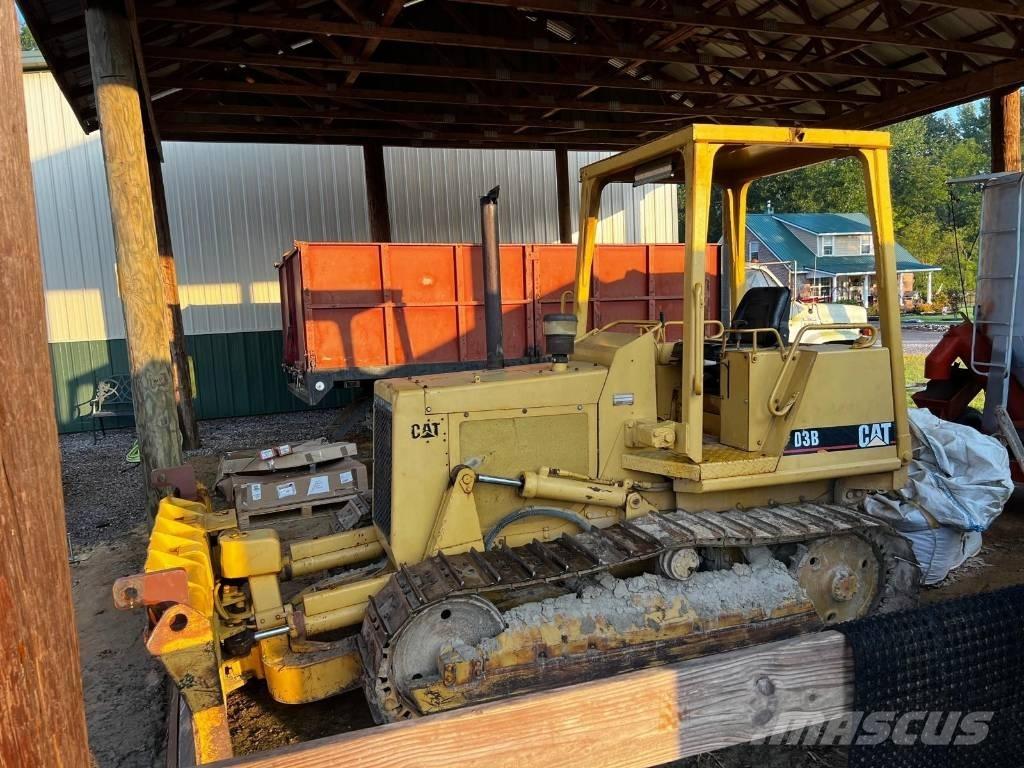 CAT D 3 B ブルドーザー