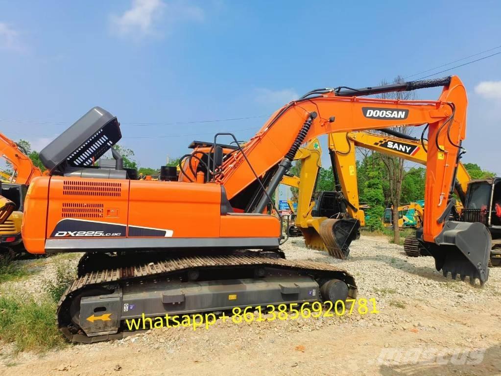 Doosan DX 225 大型油圧ショベル12t以上（パワーショベル・ユンボ）