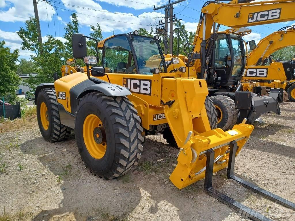 JCB 560-80 Agri Plus テレスコーピックハンドラー