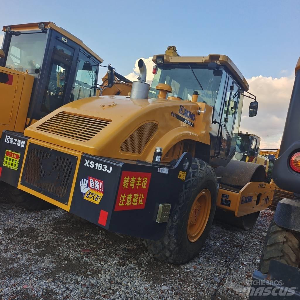 XCMG XS 183 J 振動ローラ