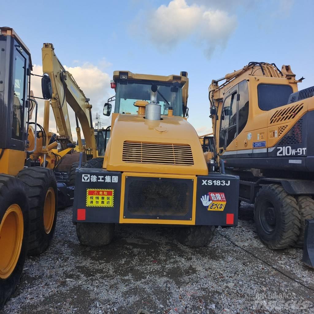 XCMG XS 183 J 振動ローラ