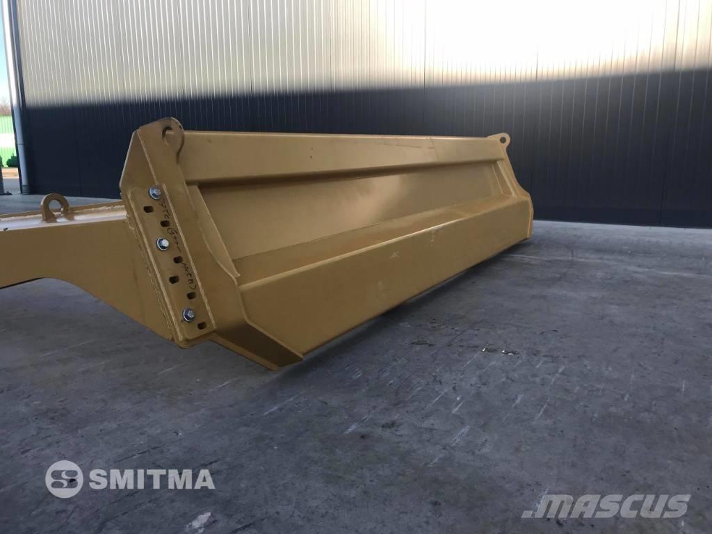 CAT 735C テールゲート