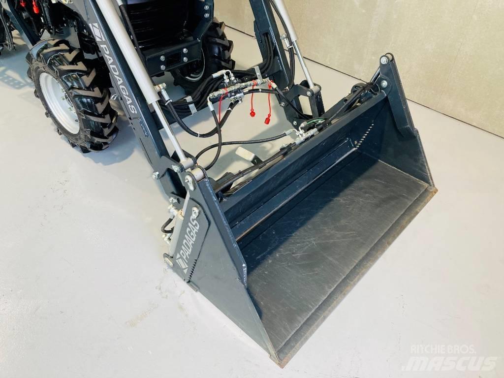 Farmtrac 26 H 4WD トラクター