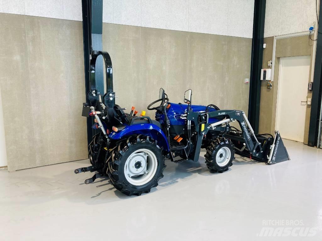 Farmtrac 26 H 4WD トラクター
