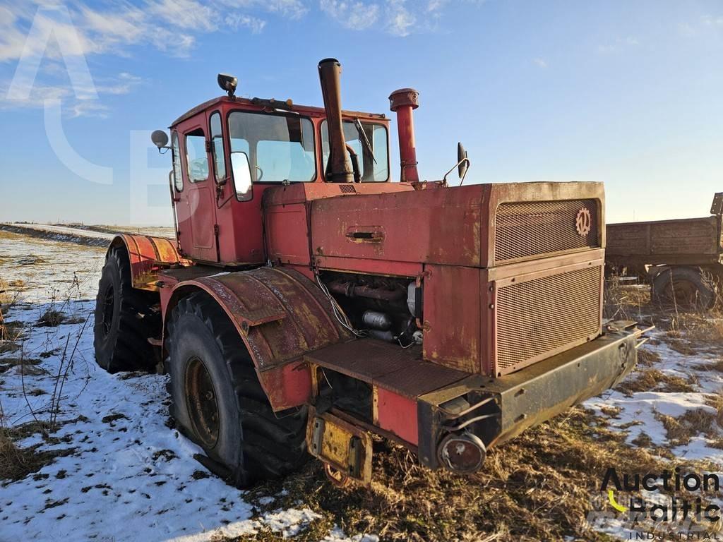 Kirovets K-700 トラクター