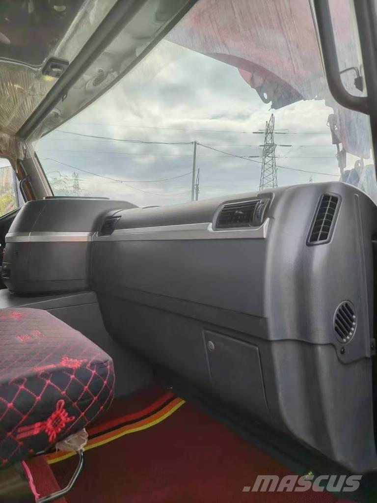 Sany STC1300C8 オールテレーンクレーン