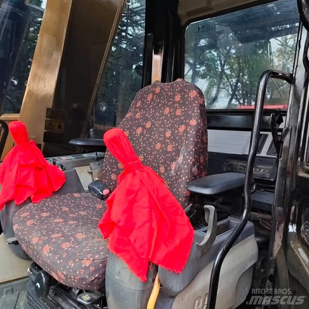 CAT 307 D 中型油圧ショベル 7ｔ-12ｔ（ユンボ・パワーショベル・バックホー）