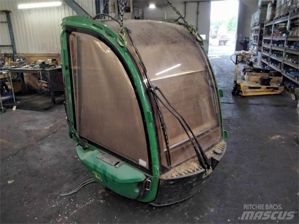 John Deere 1470G キャビン及び内装