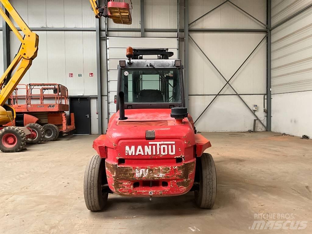 Manitou MC 40 ラフターテレントラック