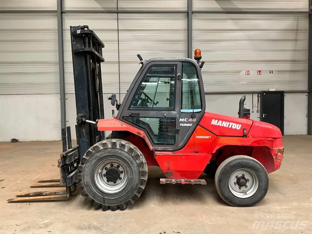 Manitou MC 40 ラフターテレントラック