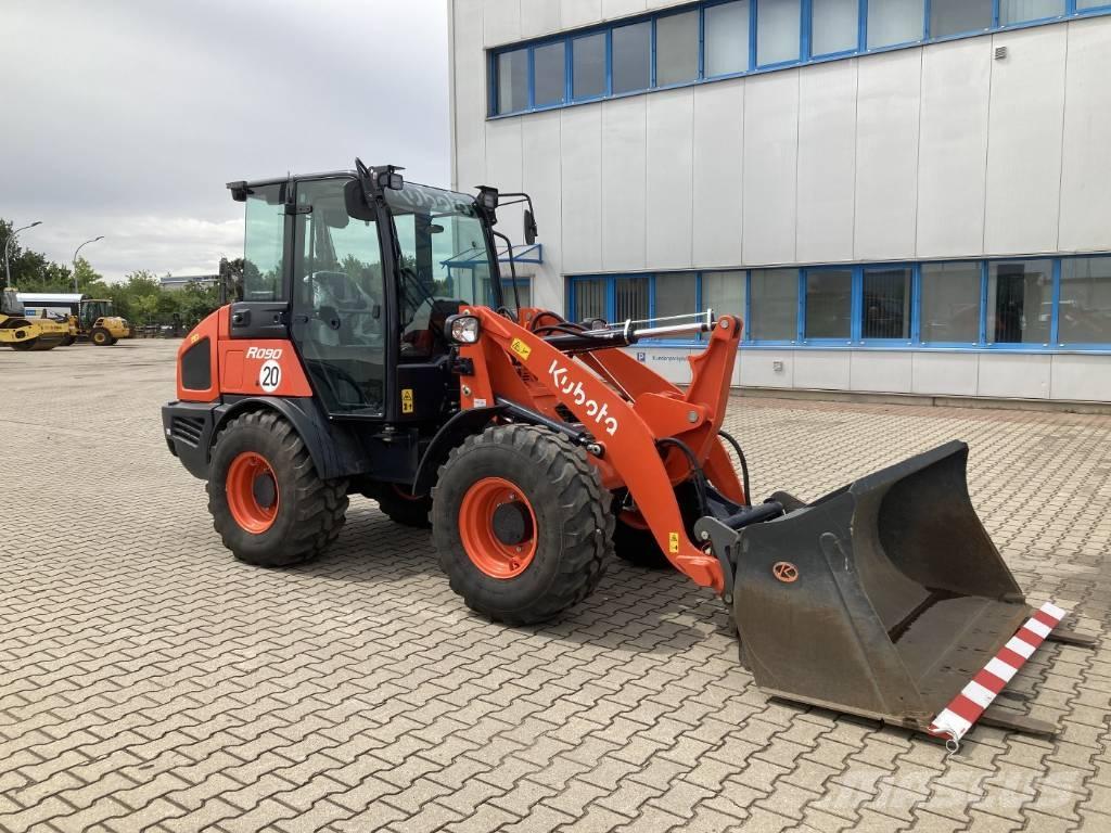 Kubota R 090 スキッドステアローダー