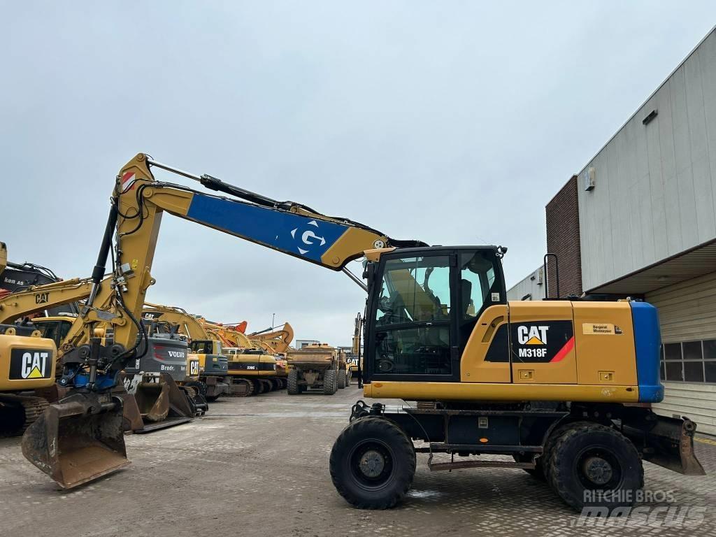 CAT M 318 F ホイール式油圧ショベル（パワーショベル・ユンボ・バックホー）