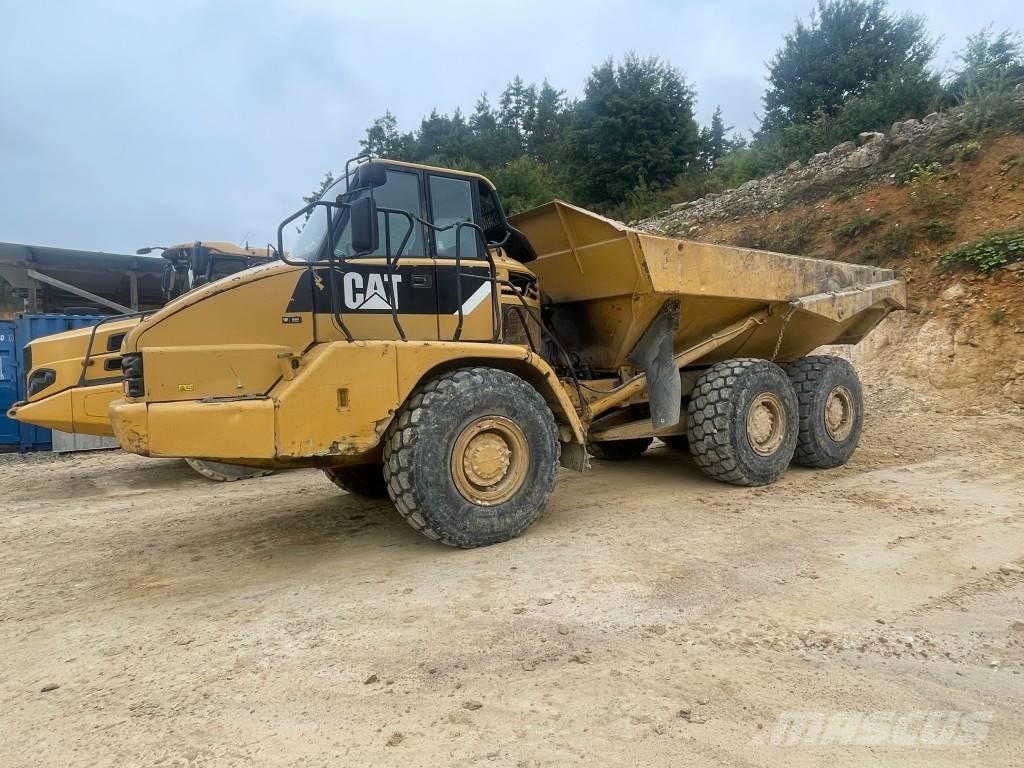 CAT 730 アーティキュレート式ダンプトラック