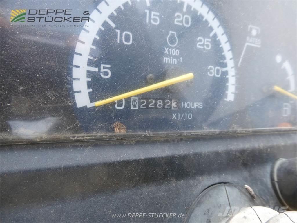 John Deere 2320 コンパクトトラクター