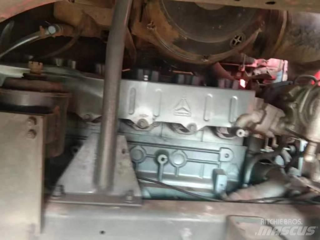 Howo 6X4 ダンプ