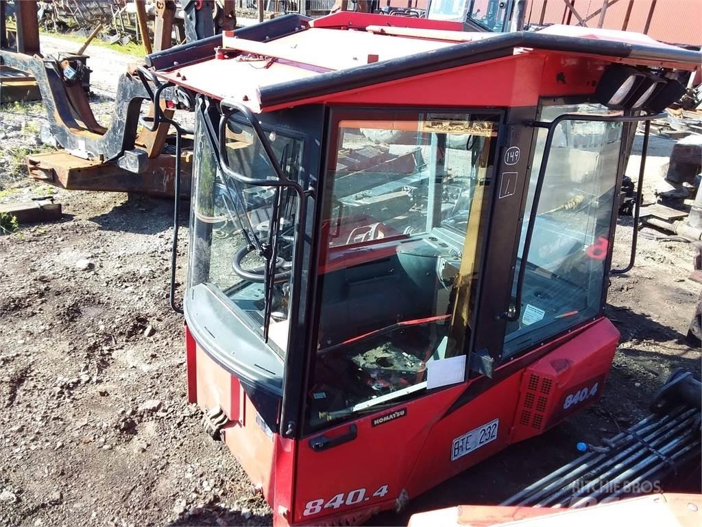 Komatsu 840.4 キャビン及び内装