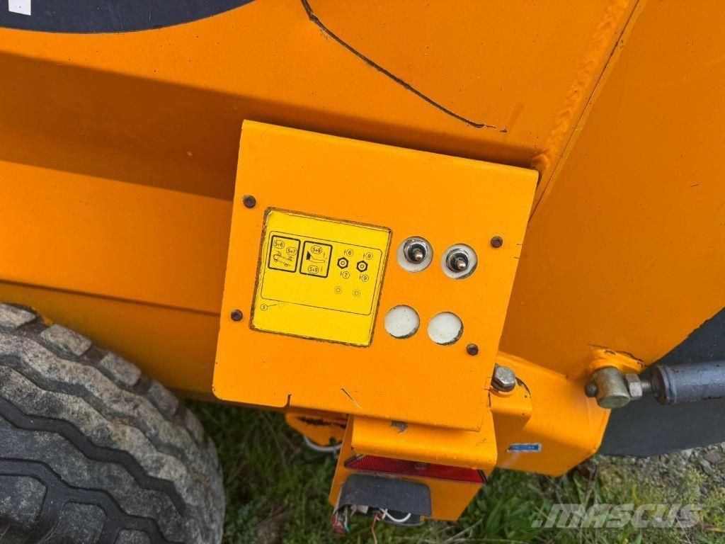 Lucas Castor+ 30R ベールシュレッダー、カッター、アンローラー