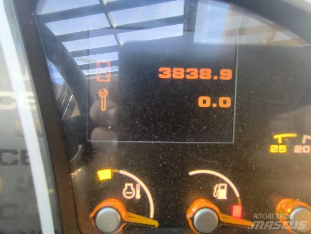 JCB 535-95 テレスコーピックハンドラー