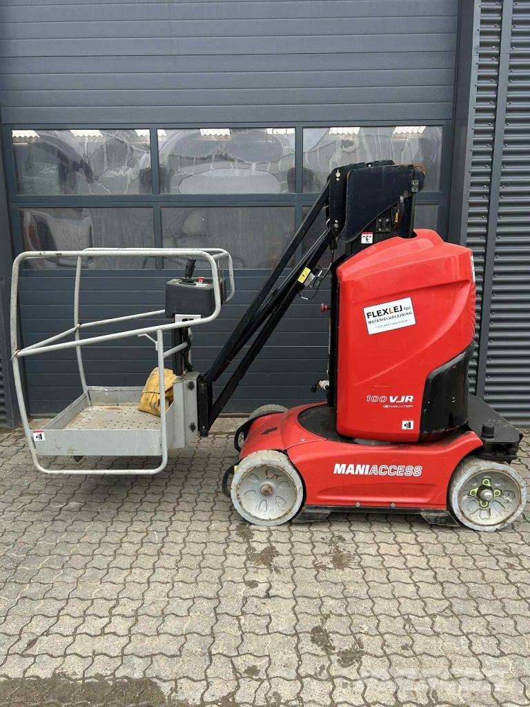 Manitou 100 VJR 垂直昇降型リフト