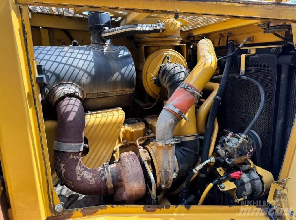 CAT D 8 T ブルドーザー